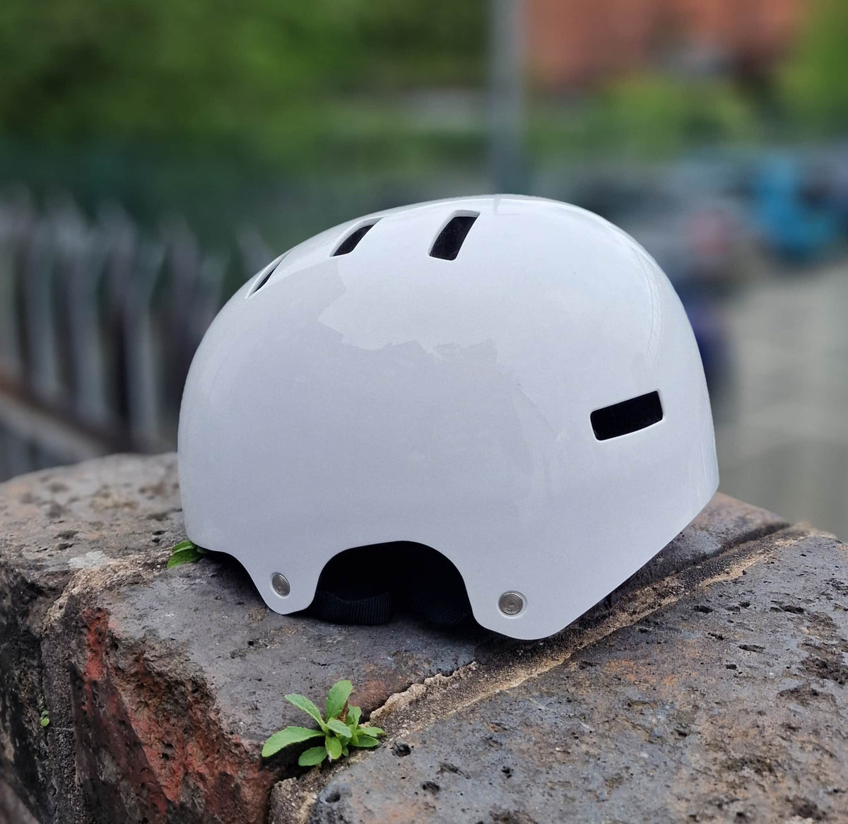 Bell Protection Bell Local Solid Skate / BMX Helmet White