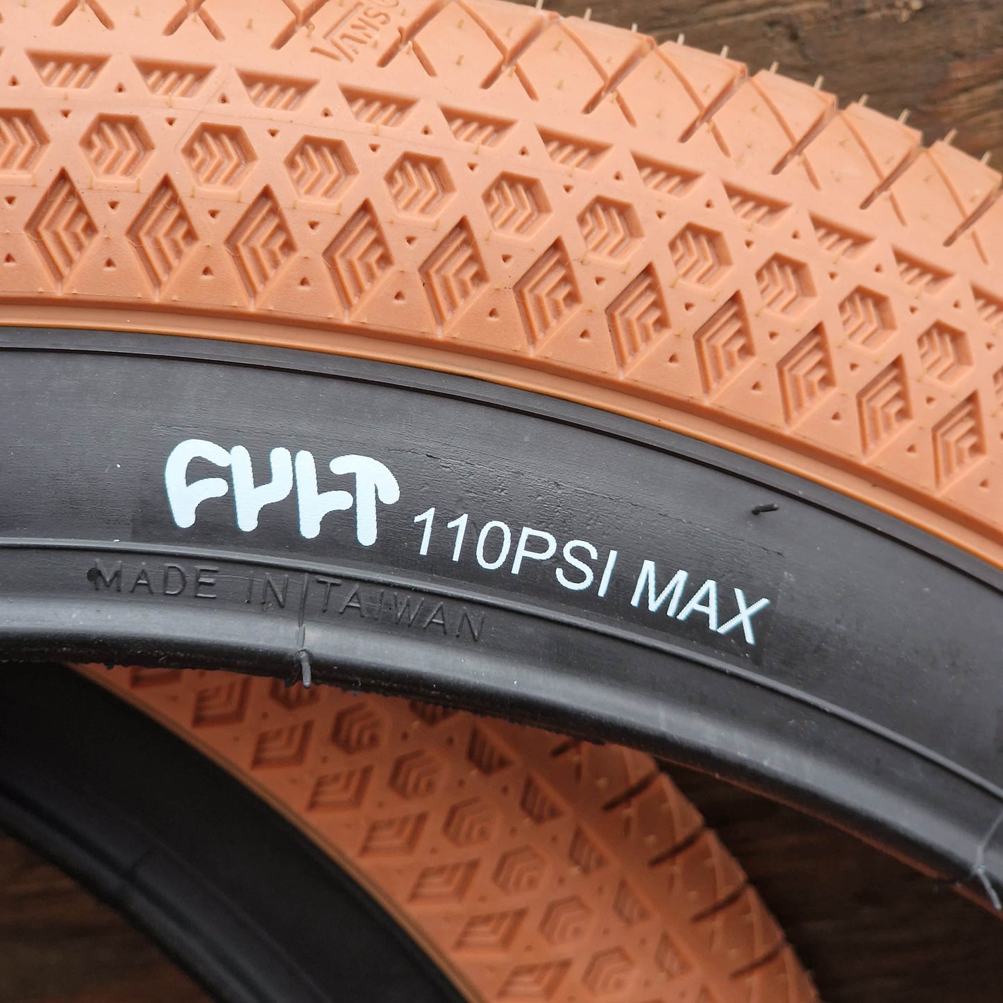 Cult BMX Parts Gum with Black Sidewall / 20 x 2.40 Cult x Vans Wafflecup 2.4" BMX Tyre Gum / Black