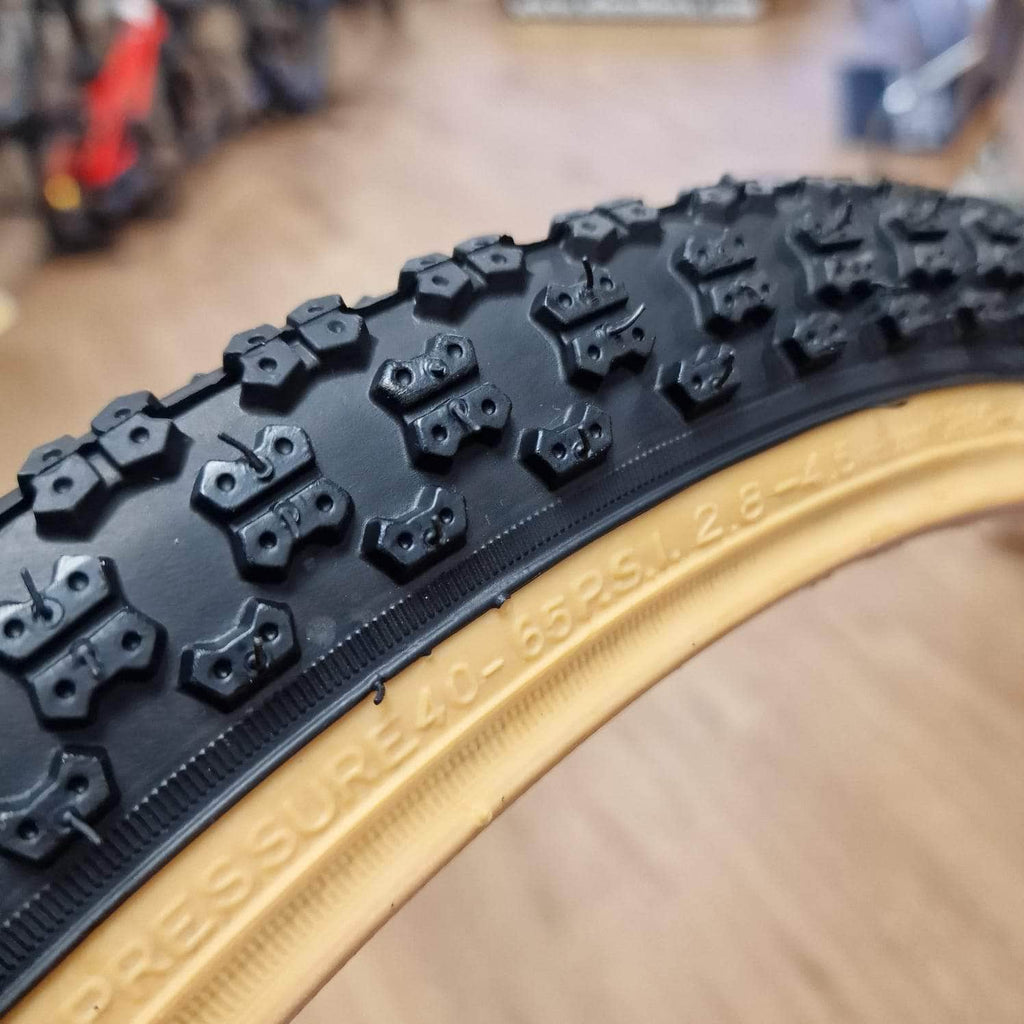 Kenda store gumwall tires