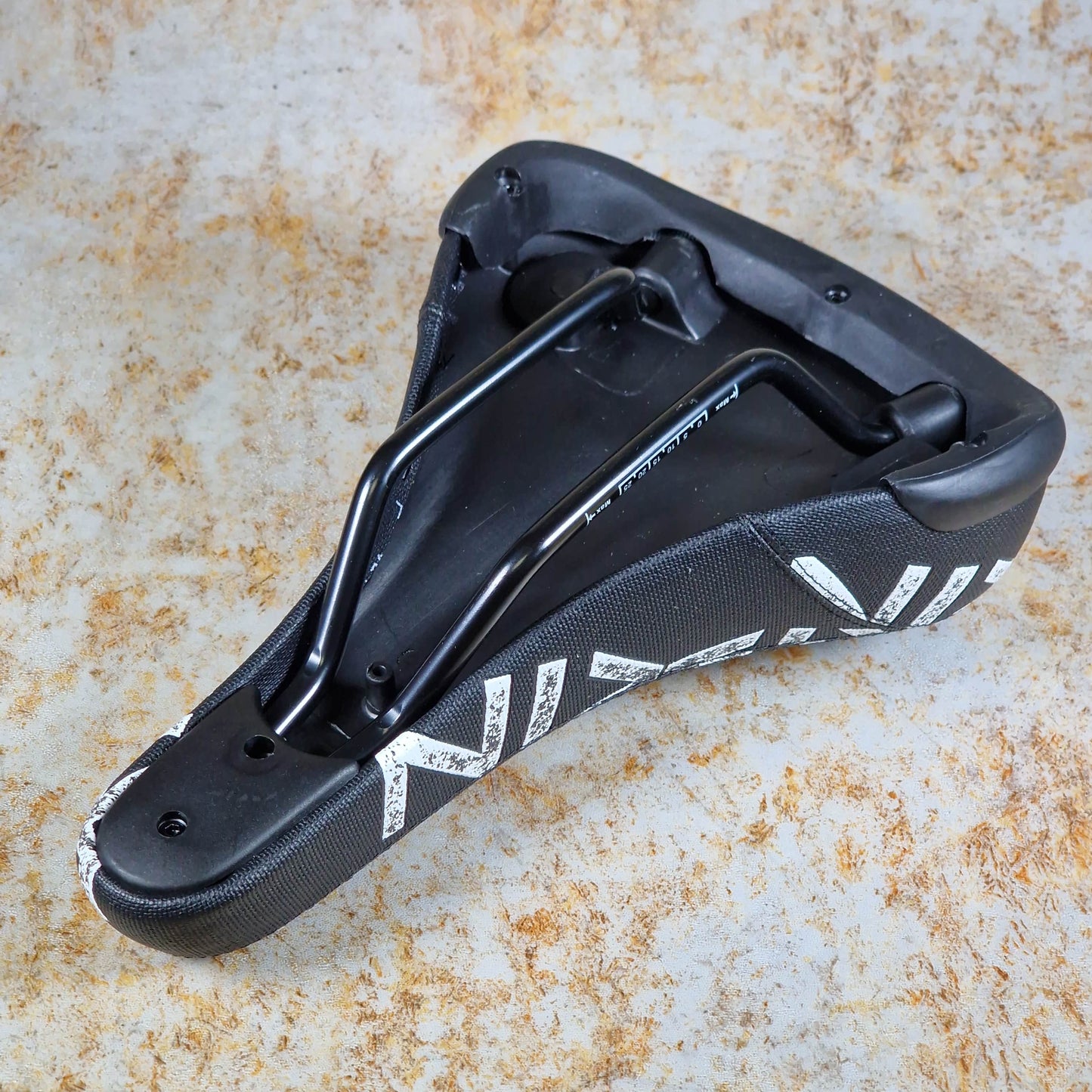 Rixin BMX Parts Fat / Black/White Rixin Disorder Railed Seat