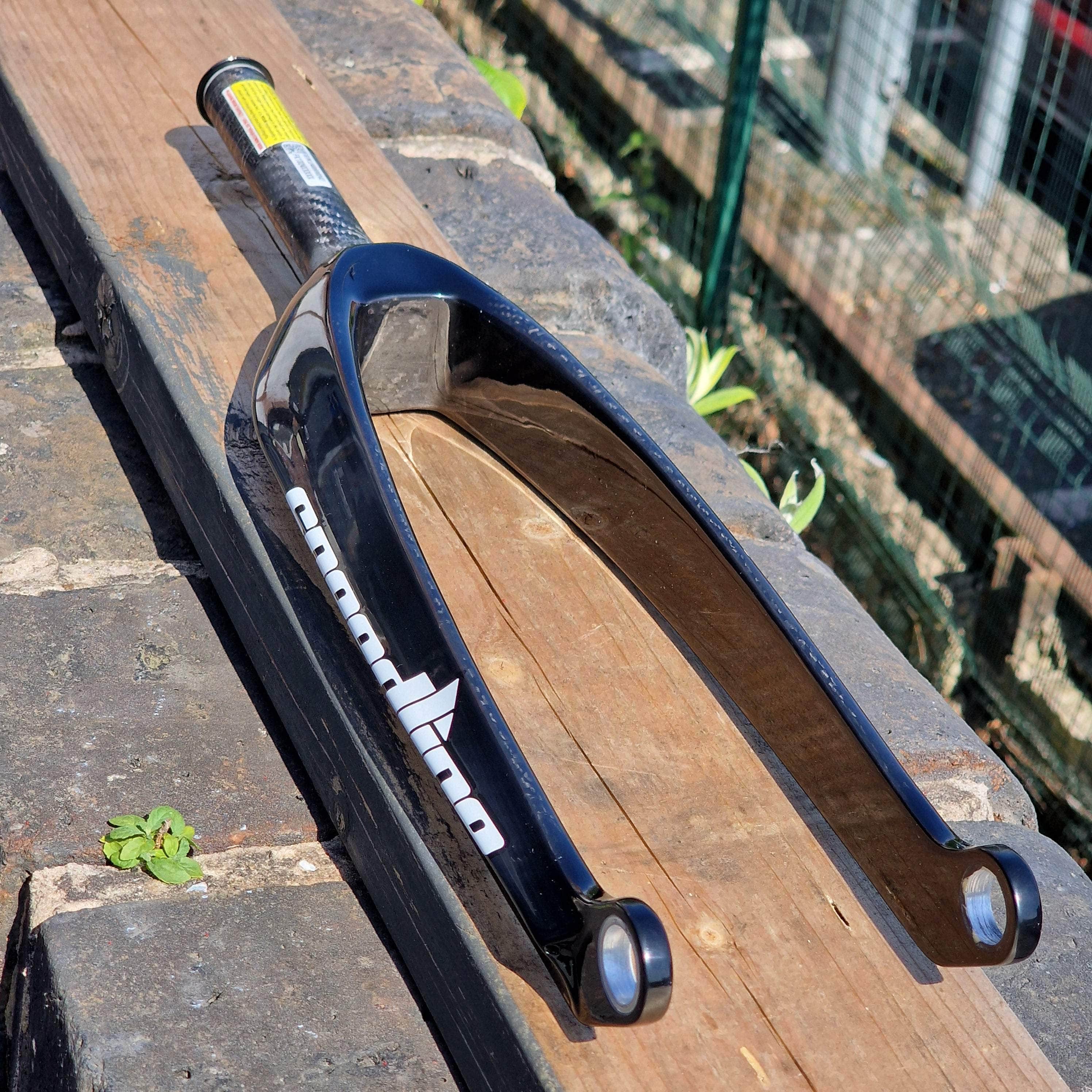 Tapered Fork Avian Bmx Forks Avian Versus Tapered Carbon BMX Fork