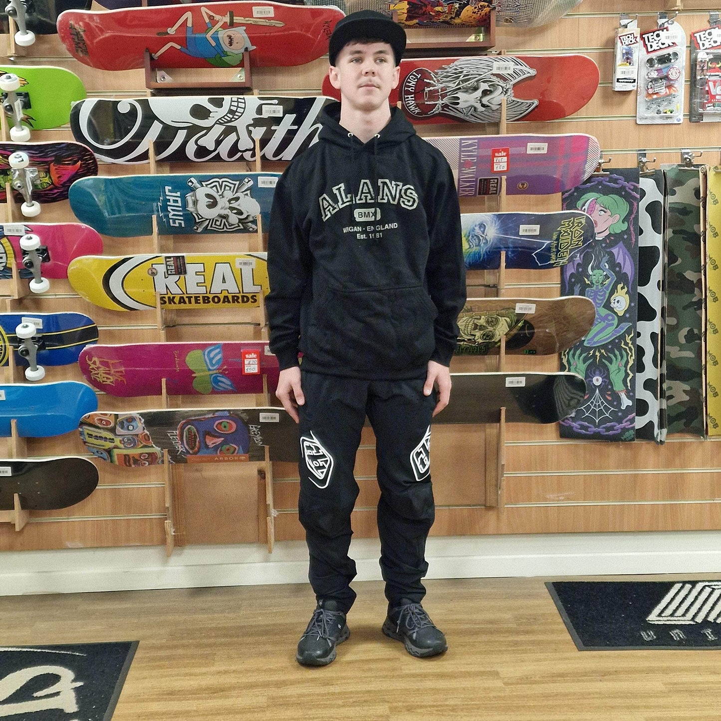 Troy Lee Designs Clothing & Shoes Black Troy Lee Designs Signature Flat Bill Snapback Cap Black