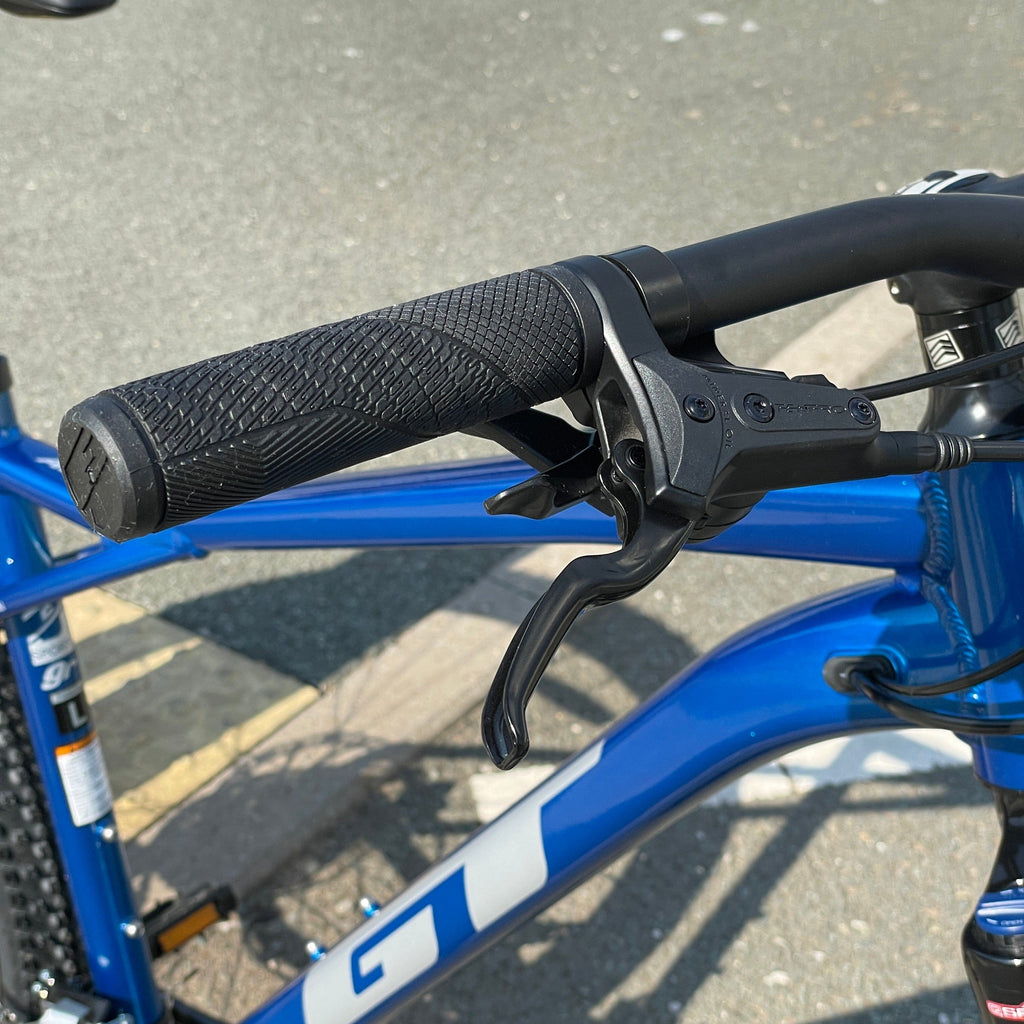 Gt blue online bike