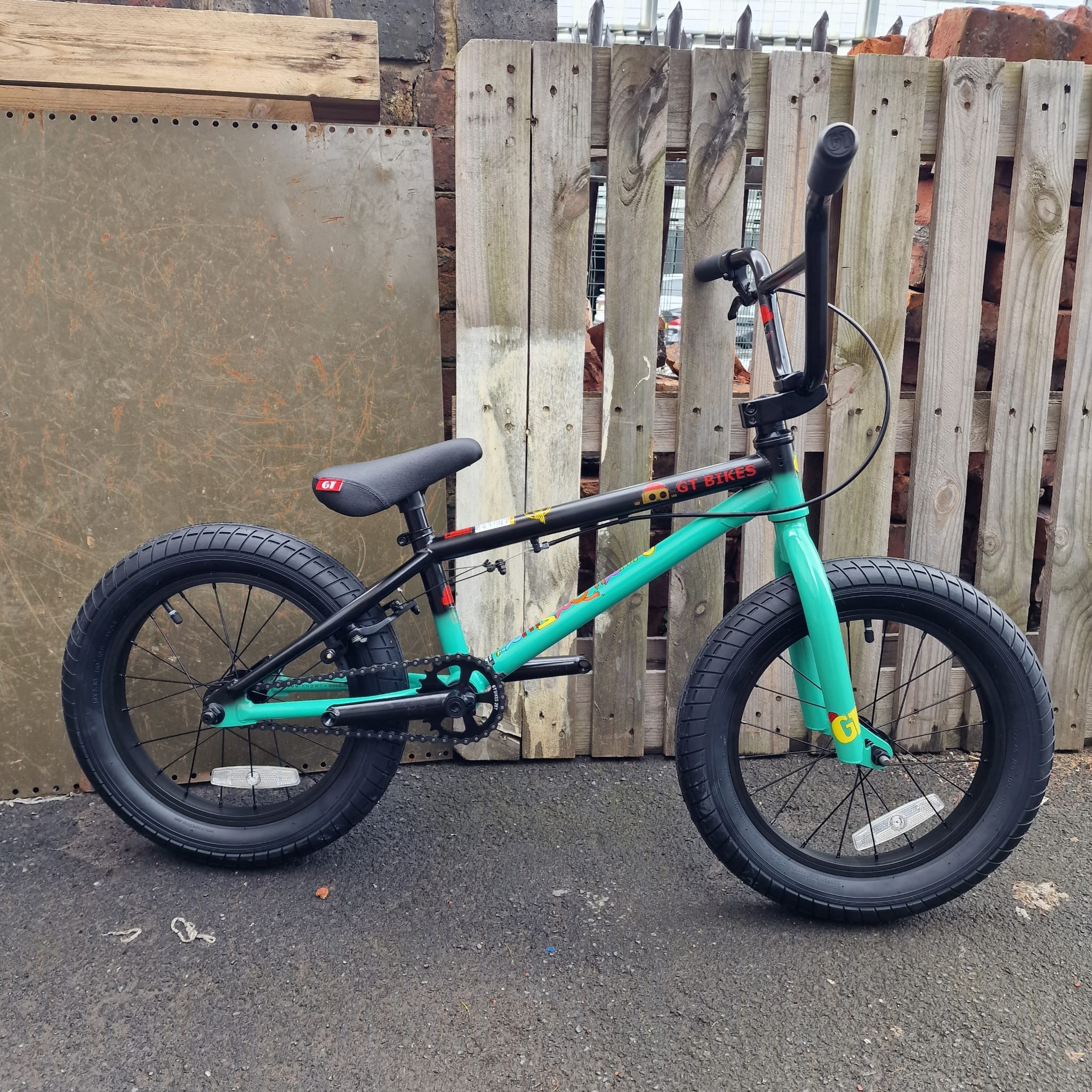 18 Gt Performer GT Performer Lil 16 Inch Kids BMX Bike Pitch Green