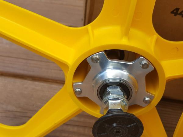Skyway Old School BMX Yellow Skyway Tuff II Mag Silver Alloy Flange Wheels 20 Inch Pair Front and Rear