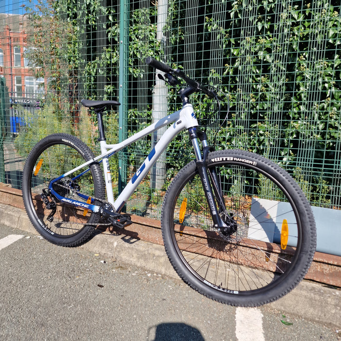 GT Avalanche Comp Mountain Bike Grey