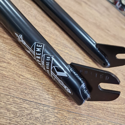 United Supreme v2 Forks ED Black