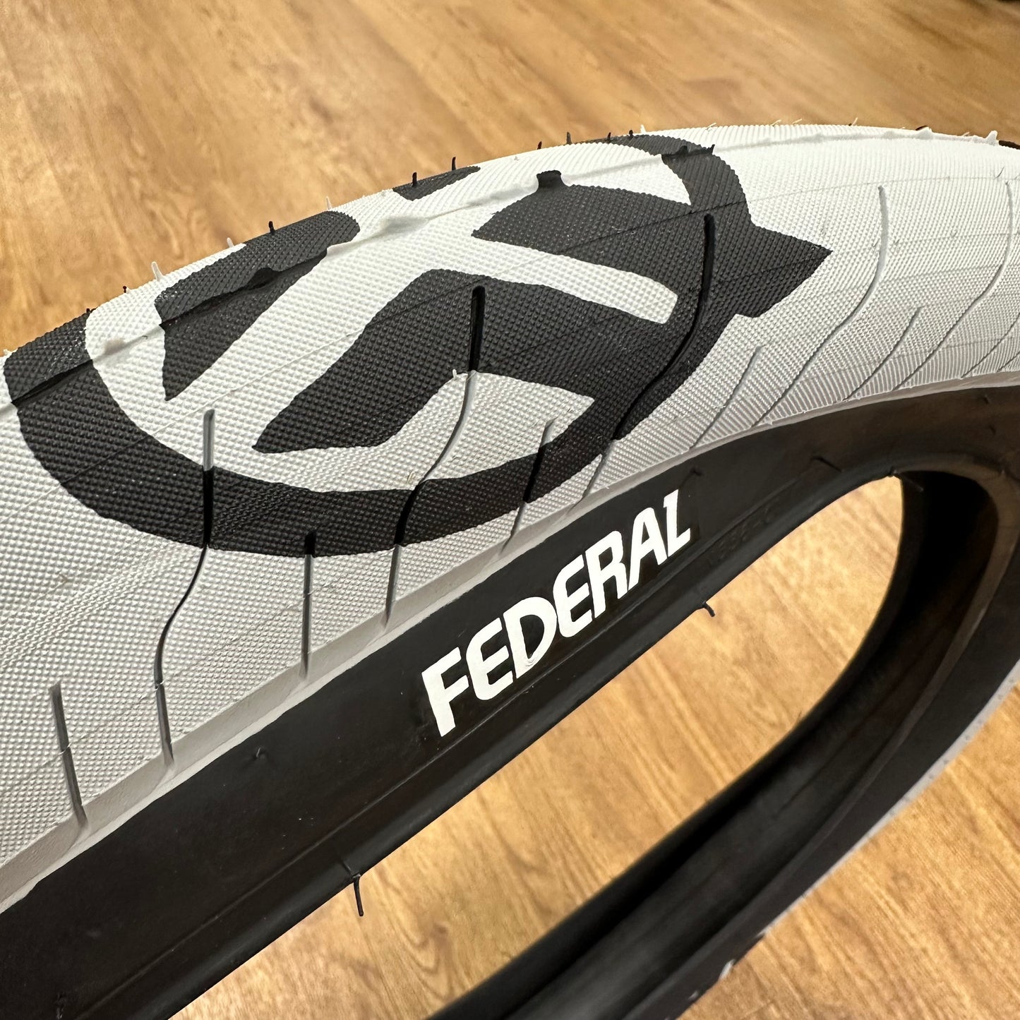 Federal Command LP 2.40 Tyre Grey With Black Logos And Sidewalls