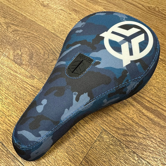 Federal Mid Pivotal Logo Seat Blue Camo with White Logo