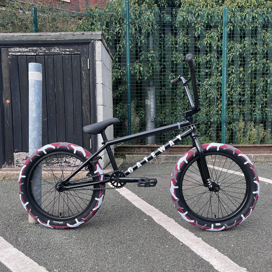 Cult 2022 Gateway A 20.5" TT Bike Black / Red Camo Vans Tyres