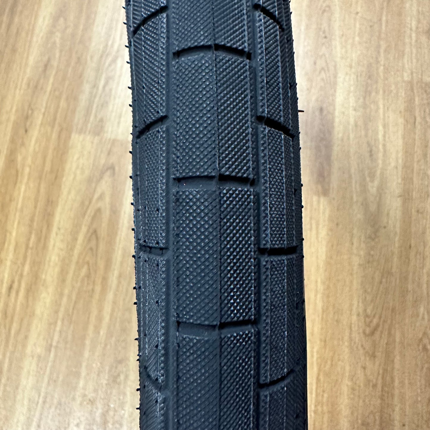 Demolition Momentum Tyre Black