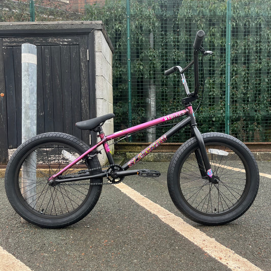 GT Slammer Mercado Bike Raspberry / Black Fade