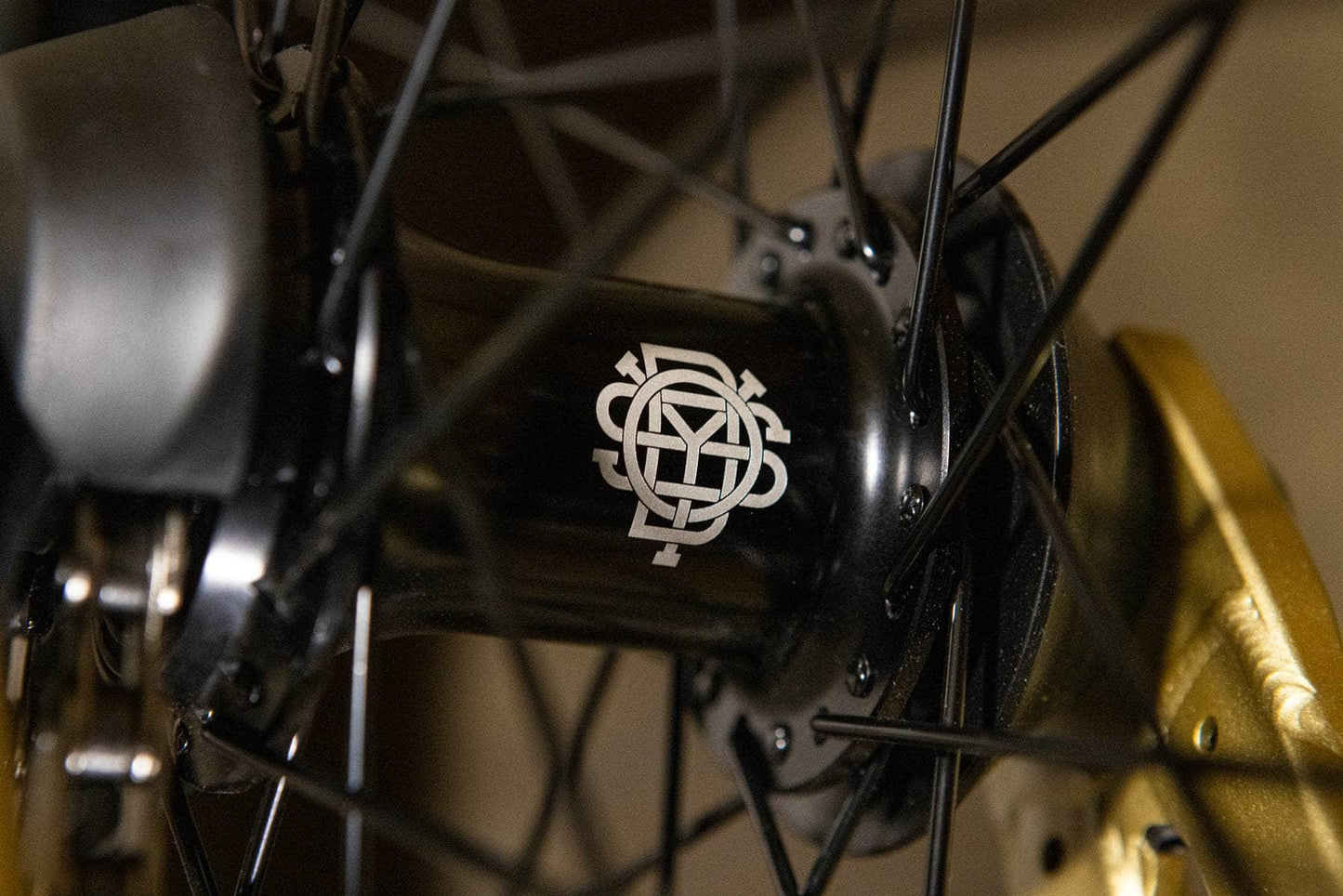 Sunday Wavelength 21" TT Bike Young Matte Metallic Gold