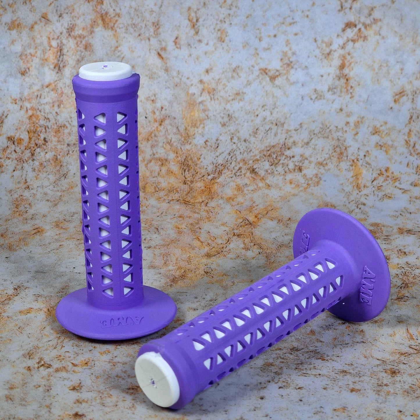 A'ME Old School BMX Lavender over White A'ME BMX Unitron Grips