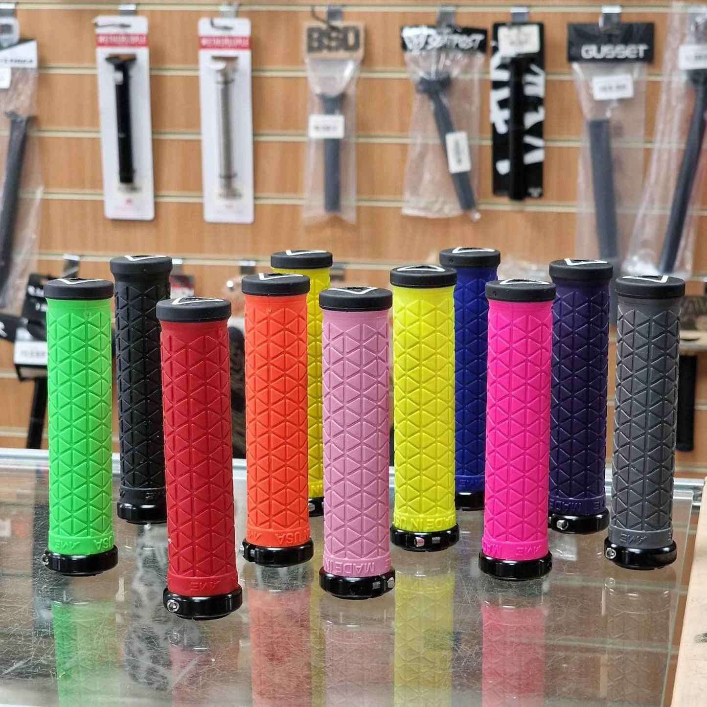 A'ME BMX Racing A'ME Pro Lock-On 1.2 Tri Grips