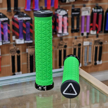 A'ME BMX Racing Fluroescent Green / Black A'ME Pro Lock-On 1.2 Tri Grips