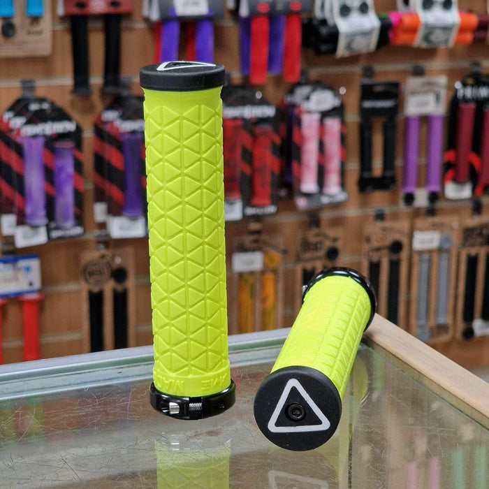 A'ME BMX Racing Fluroescent Yellow / Black A'ME Pro Lock-On 1.2 Tri Grips