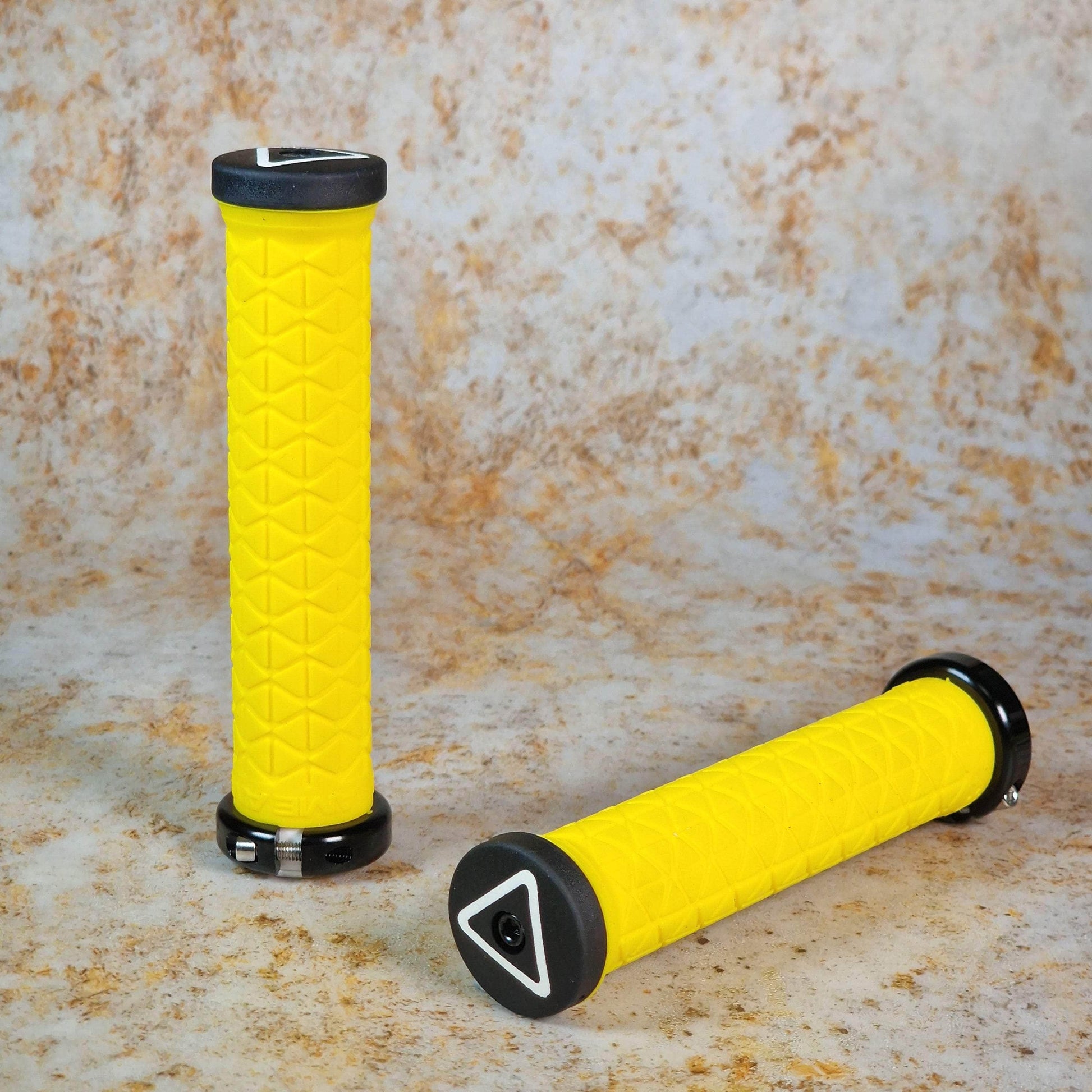 A'ME BMX Racing A'ME Tri 1.1 Lock On Grips