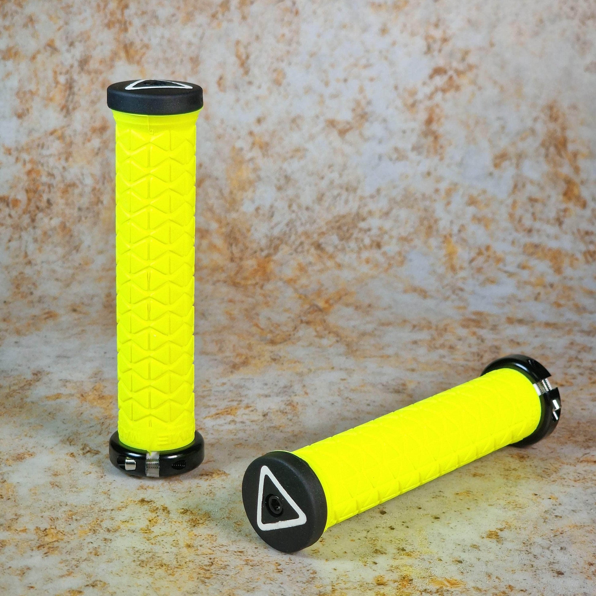 A'ME BMX Racing A'ME Tri 1.1 Lock On Grips
