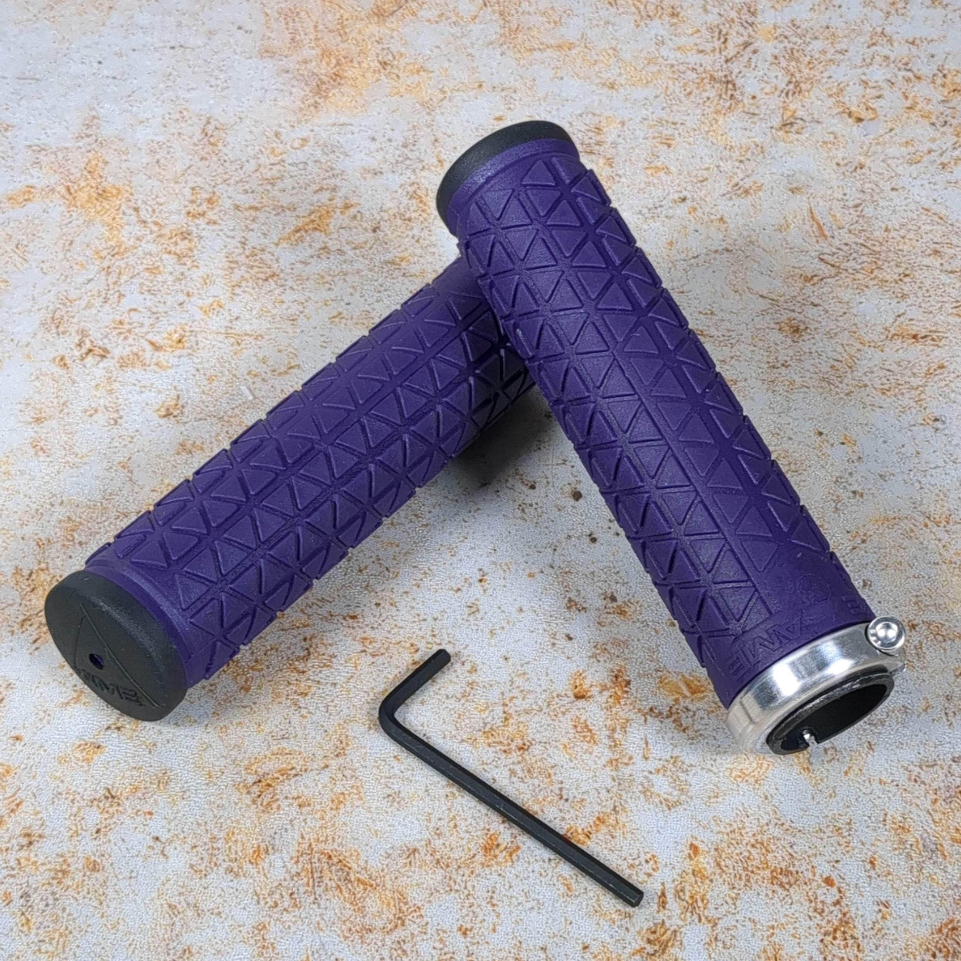 A'ME BMX Racing Purple A'ME Tri 1.3 Lock On Grips