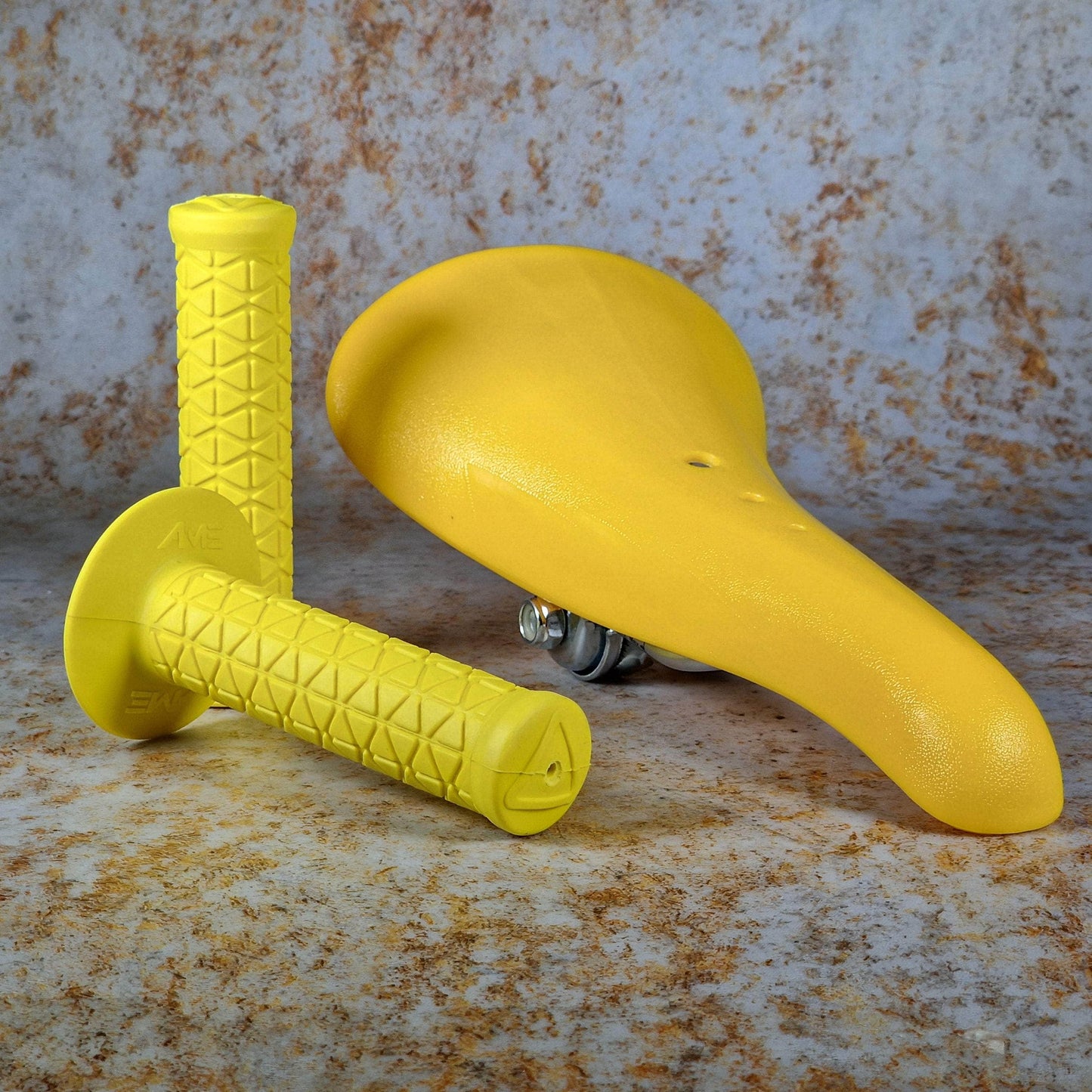 Velo Old School BMX A'ME Tri and Velo Old School BMX Aero Grip Seat Set