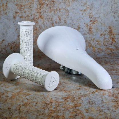 Velo Old School BMX White A'ME Tri and Velo Old School BMX Aero Grip Seat Set