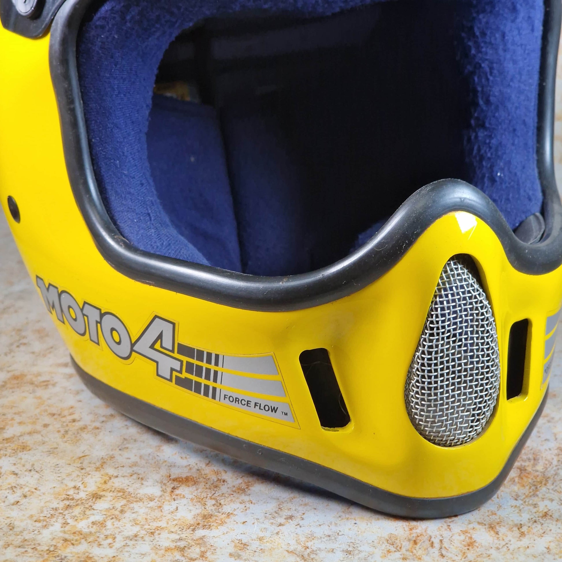 Alans BMX Bell Moto 4 Helmet Yellow