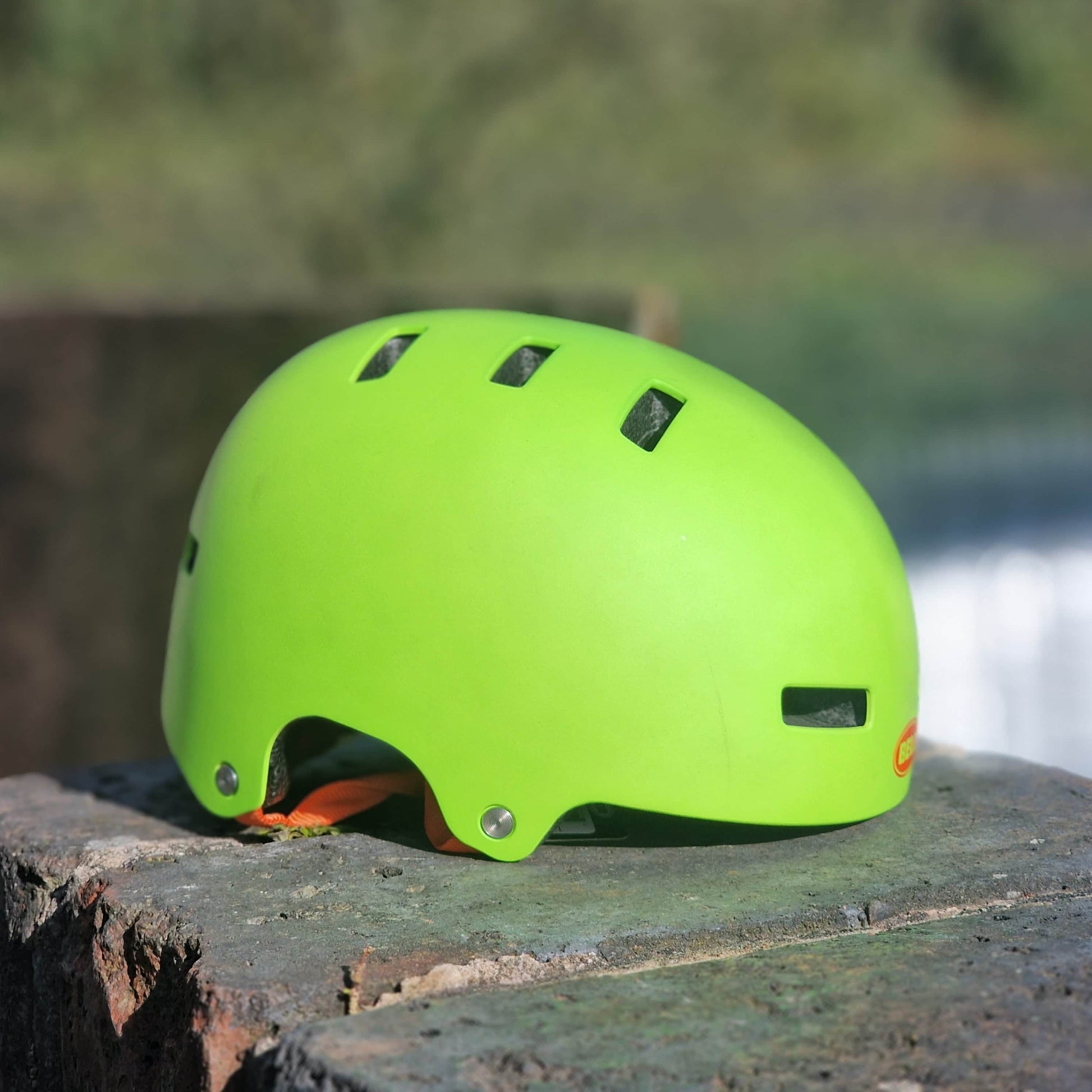 Bell Protection Bell Span Youth Skate / BMX Helmet Bright Green