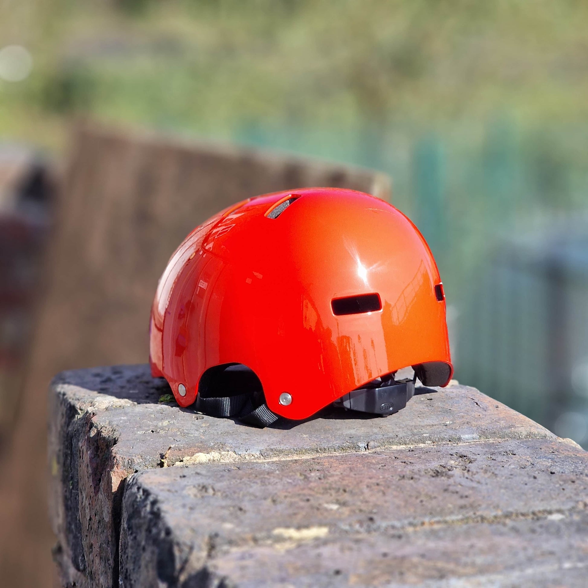 Bell Protection Bell Span Youth Skate / BMX Helmet Gloss Red