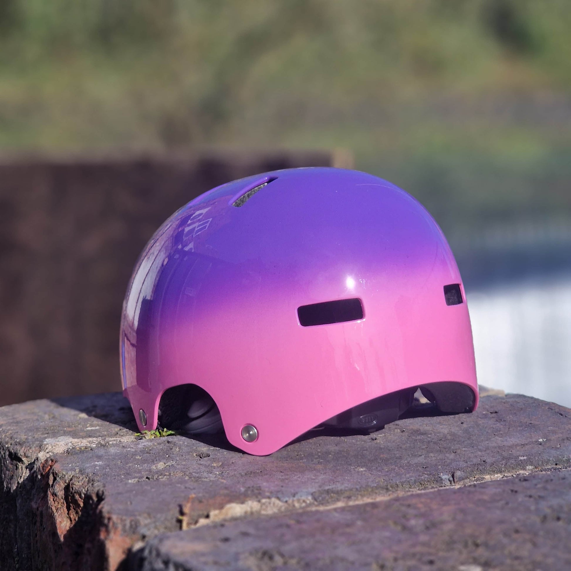 Bell Protection Bell Span Youth Skate / BMX Helmet Plunge Gloss Purple / Pink