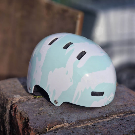 Bell Protection Bell Span Youth Skate / BMX Helmet Ravine White / Blue