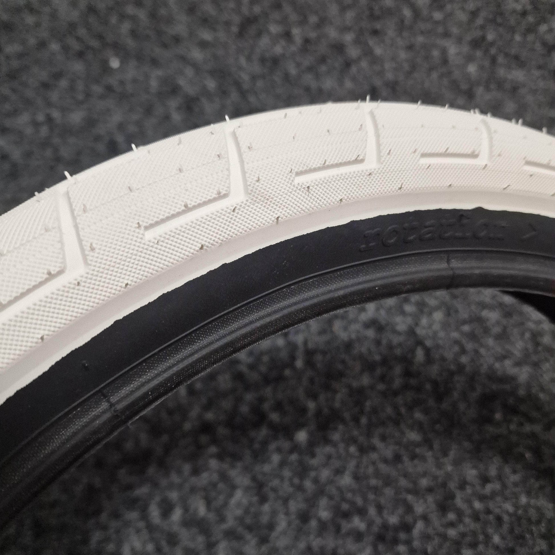 BSD BMX Parts 20 x 2.4 BSD Donnastreet Tyre White