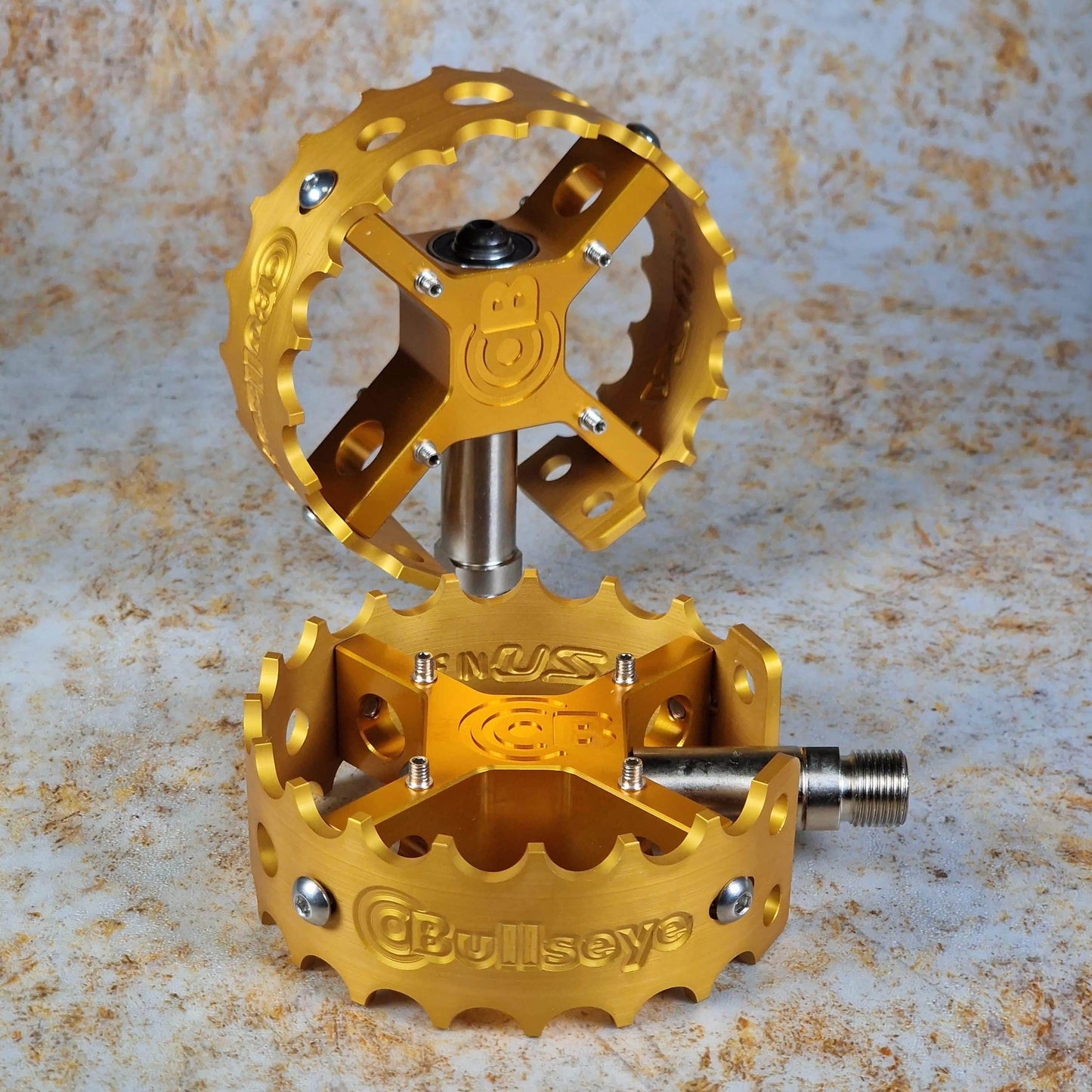 Bullseye Old School BMX Gold w/ Gold Cages Bullseye Pro X Round Pedals