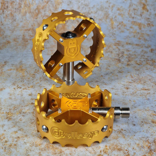 Bullseye Old School BMX Gold w/ Gold Cages Bullseye Pro X Round Pedals