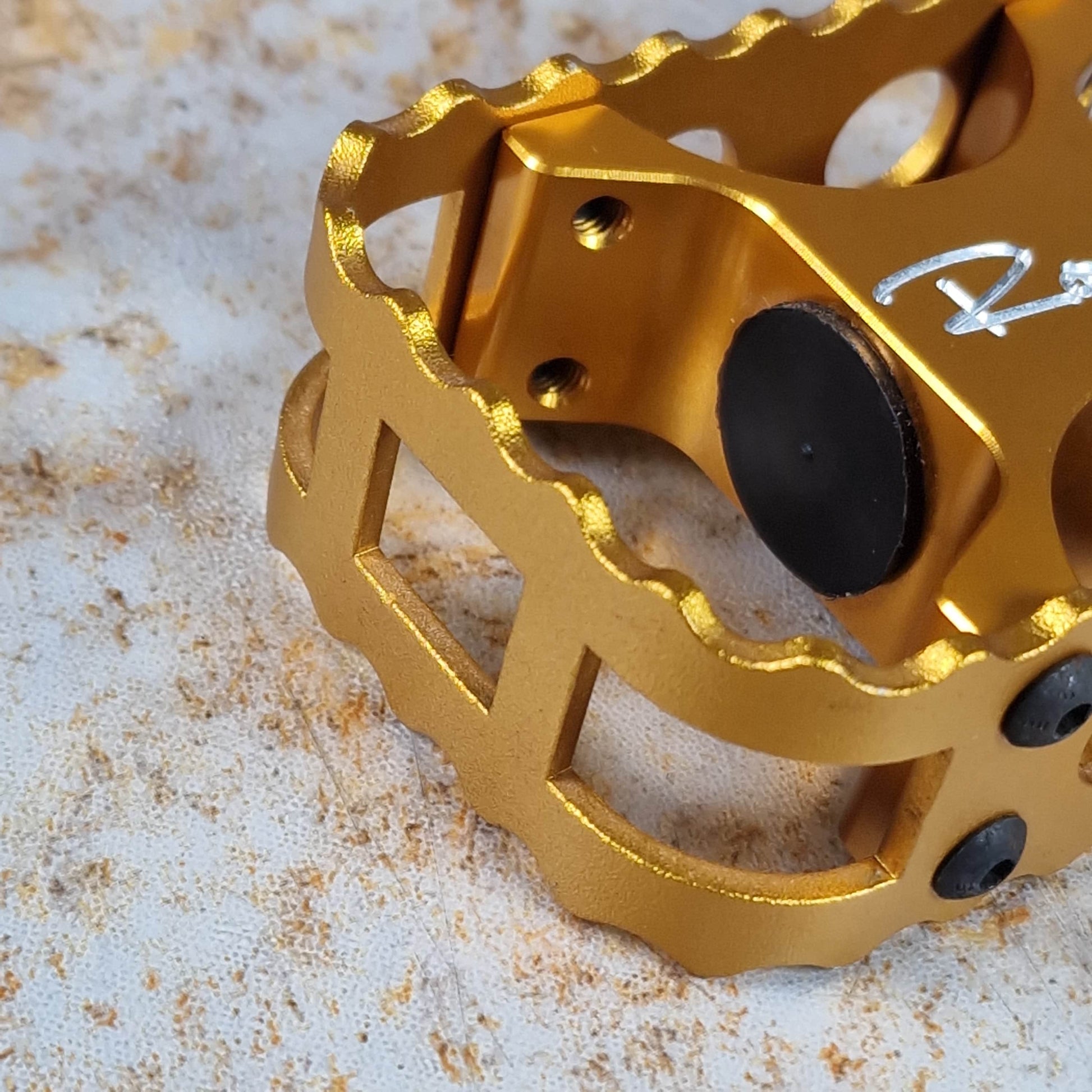 Bullseye Old School BMX Bullseye Roger Pedals Gold