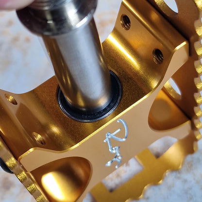 Bullseye Old School BMX Bullseye Roger Pedals Gold