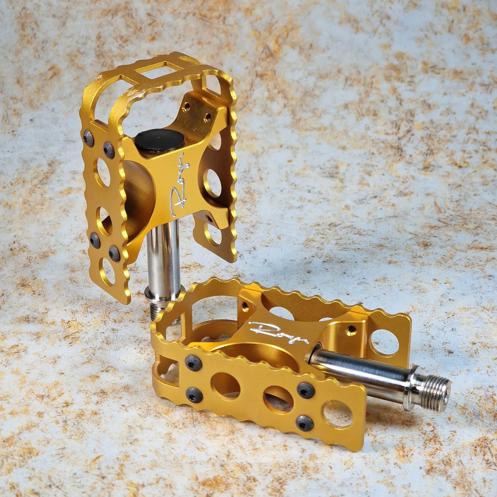Bullseye Old School BMX Bullseye Roger Pedals Gold