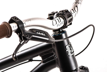 Chromag Bikes Bikes Chromag Signature Complete Dirt Jump Bike