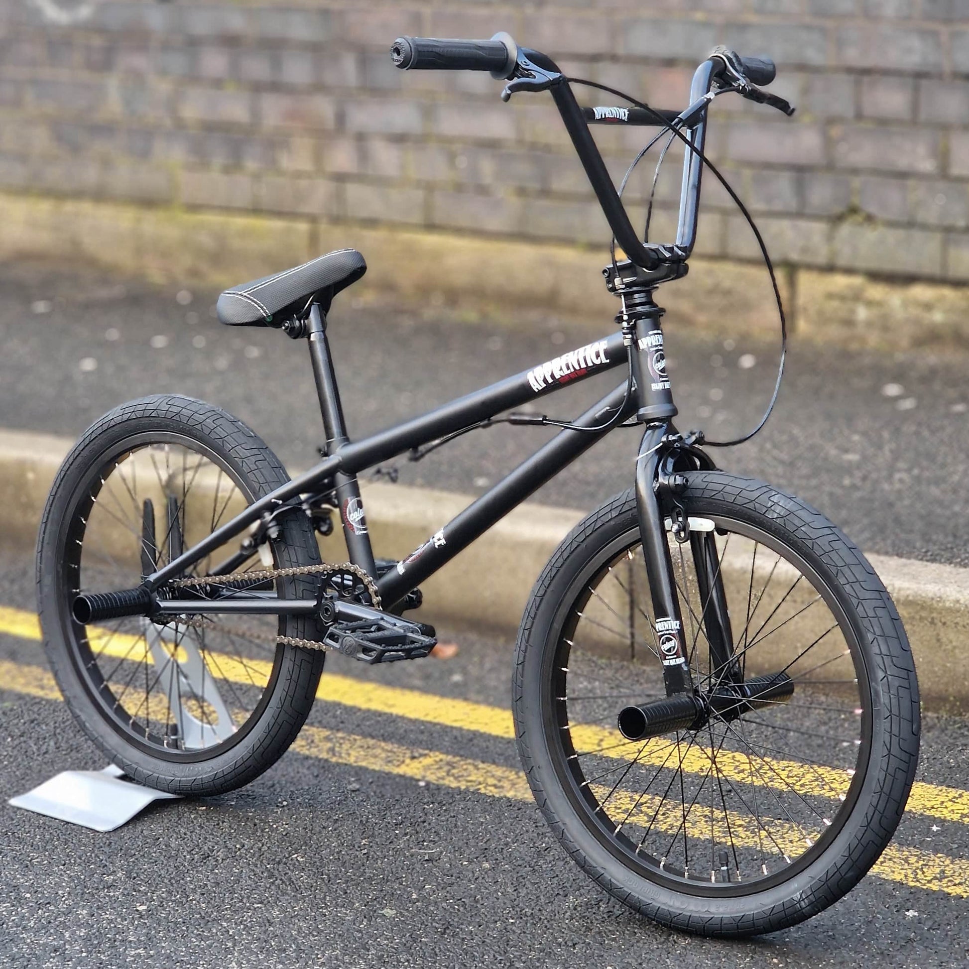 Colony BMX Flatland Black / 18.9 Colony Apprentice 18.9" TT Flatland Bike Black