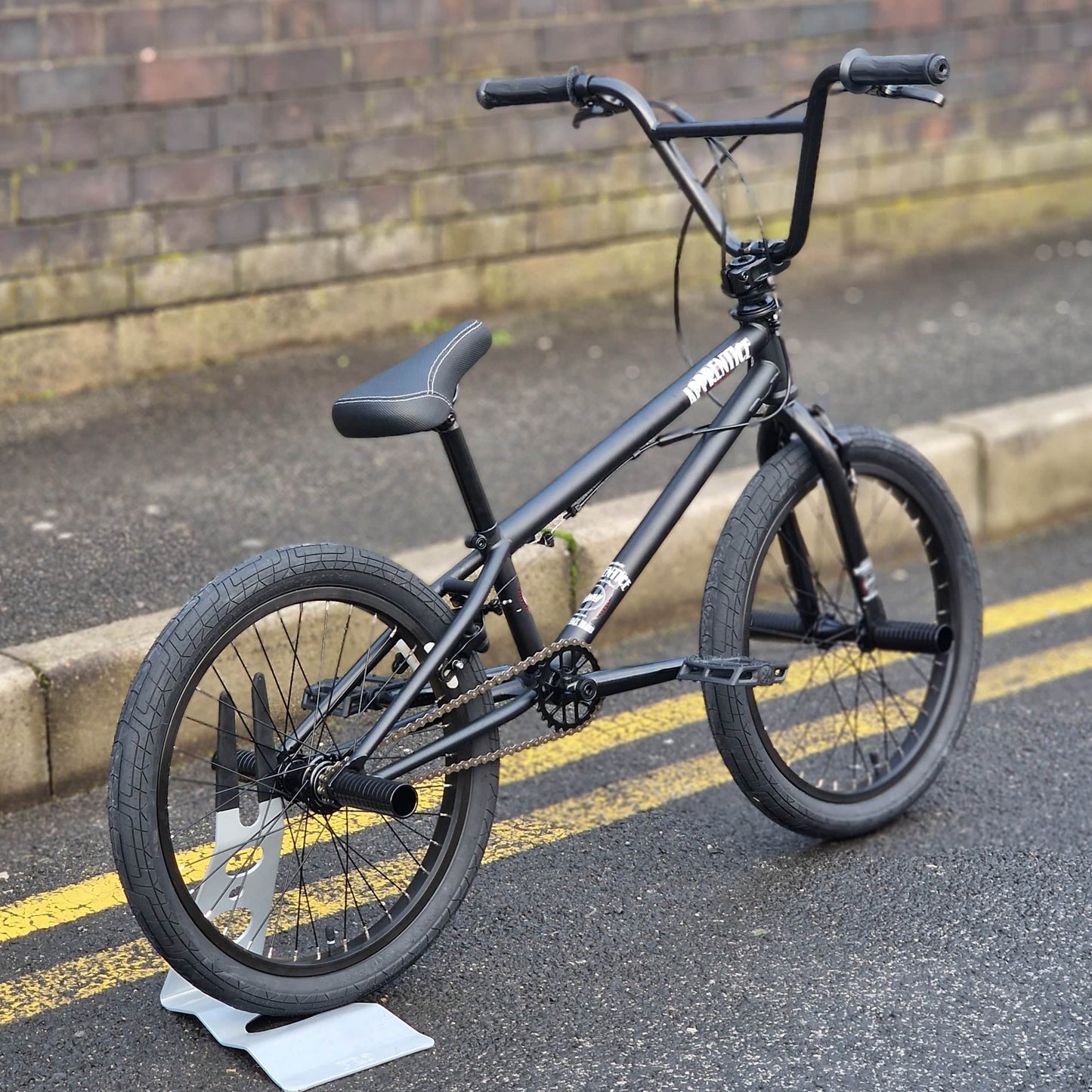 Colony BMX Flatland Black / 18.9 Colony Apprentice 18.9" TT Flatland Bike Black