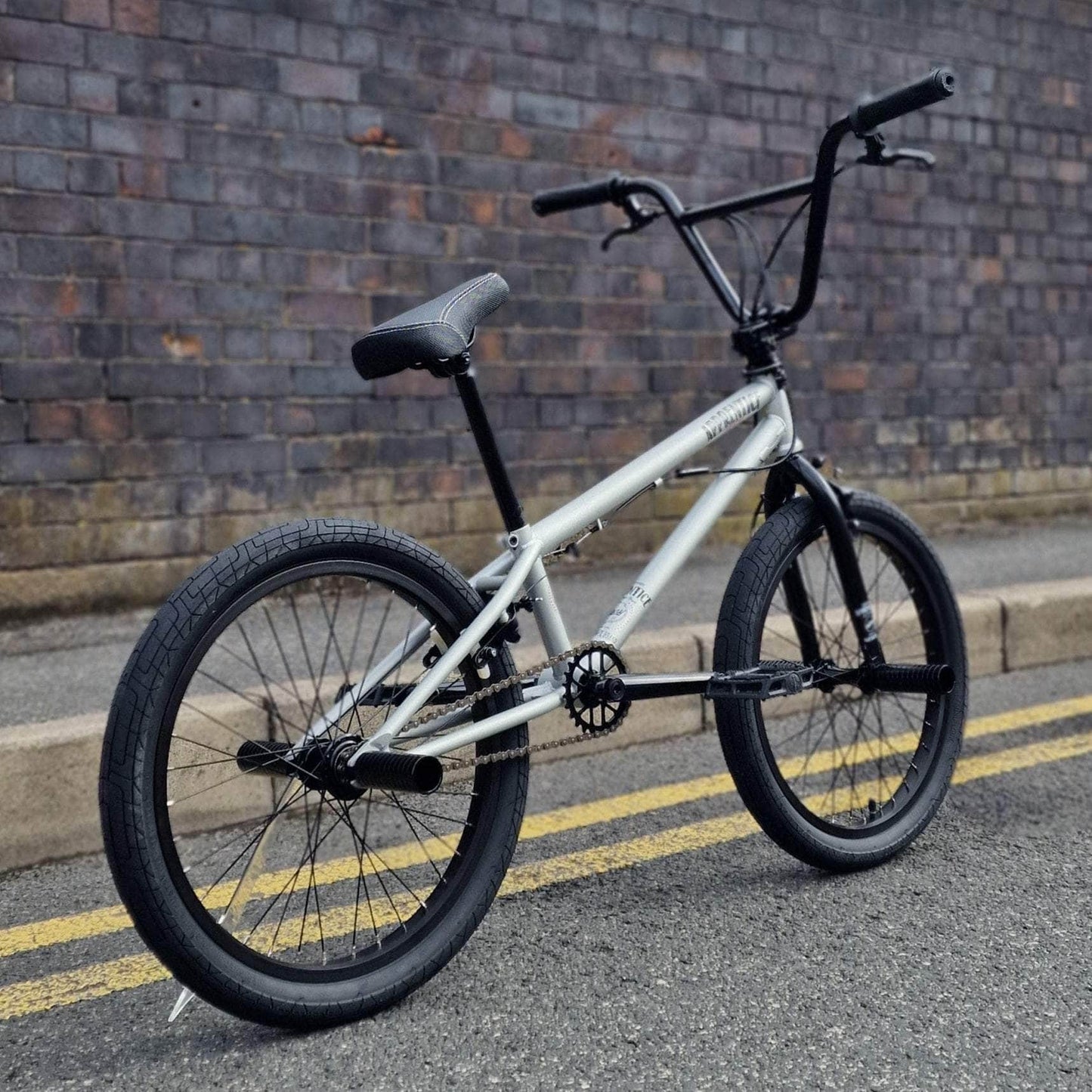 Colony BMX Flatland Matte Apple Silver / 18.9 Colony Apprentice 18.9" TT Flatland Bike Matte Apple Silver