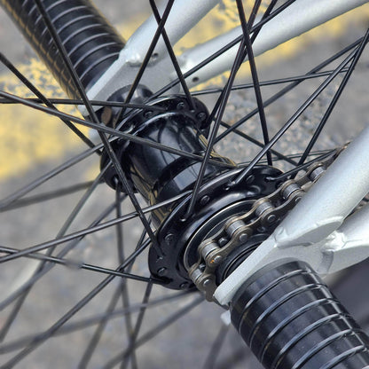 Colony BMX Flatland Matte Apple Silver / 18.9 Colony Apprentice 18.9" TT Flatland Bike Matte Apple Silver