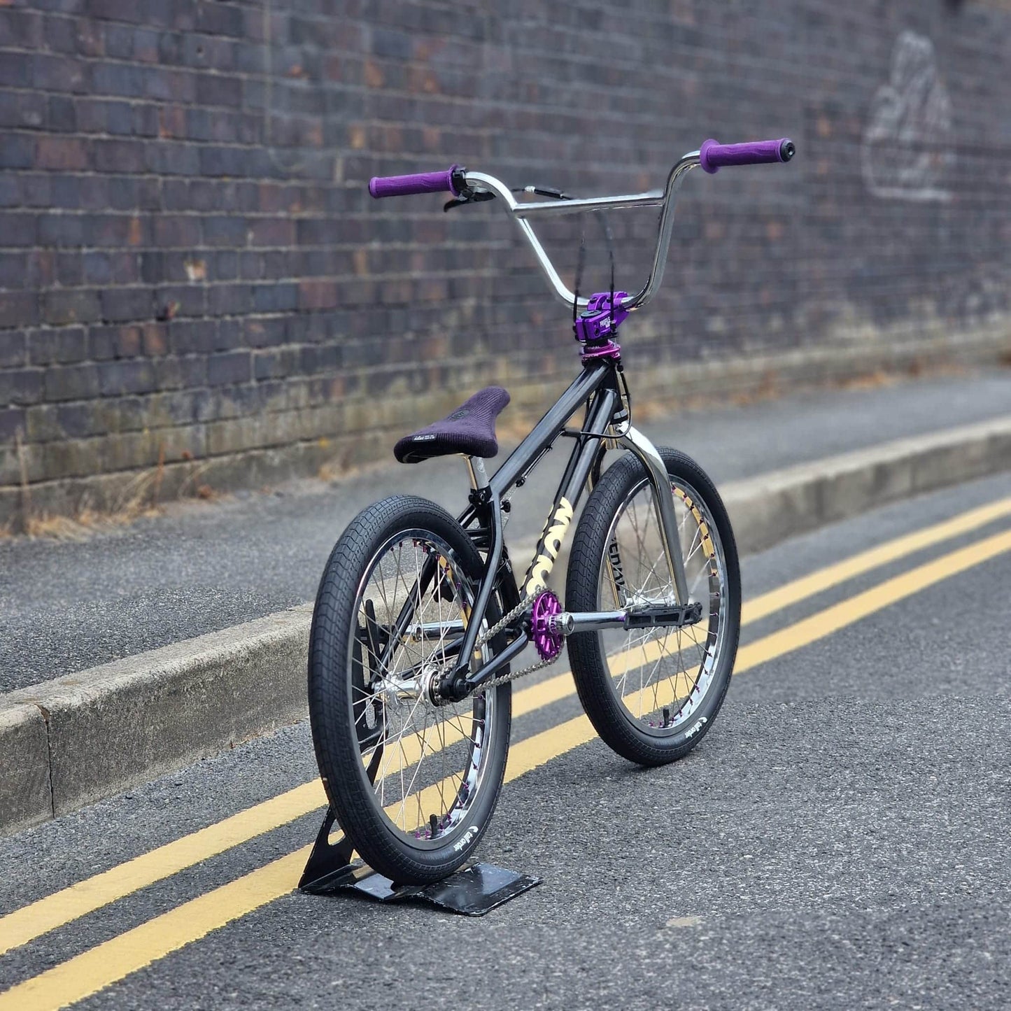 Colony BMX Bikes Black Colony Cadet 19.2" TT Custom Bike Black / Chrome / Purple