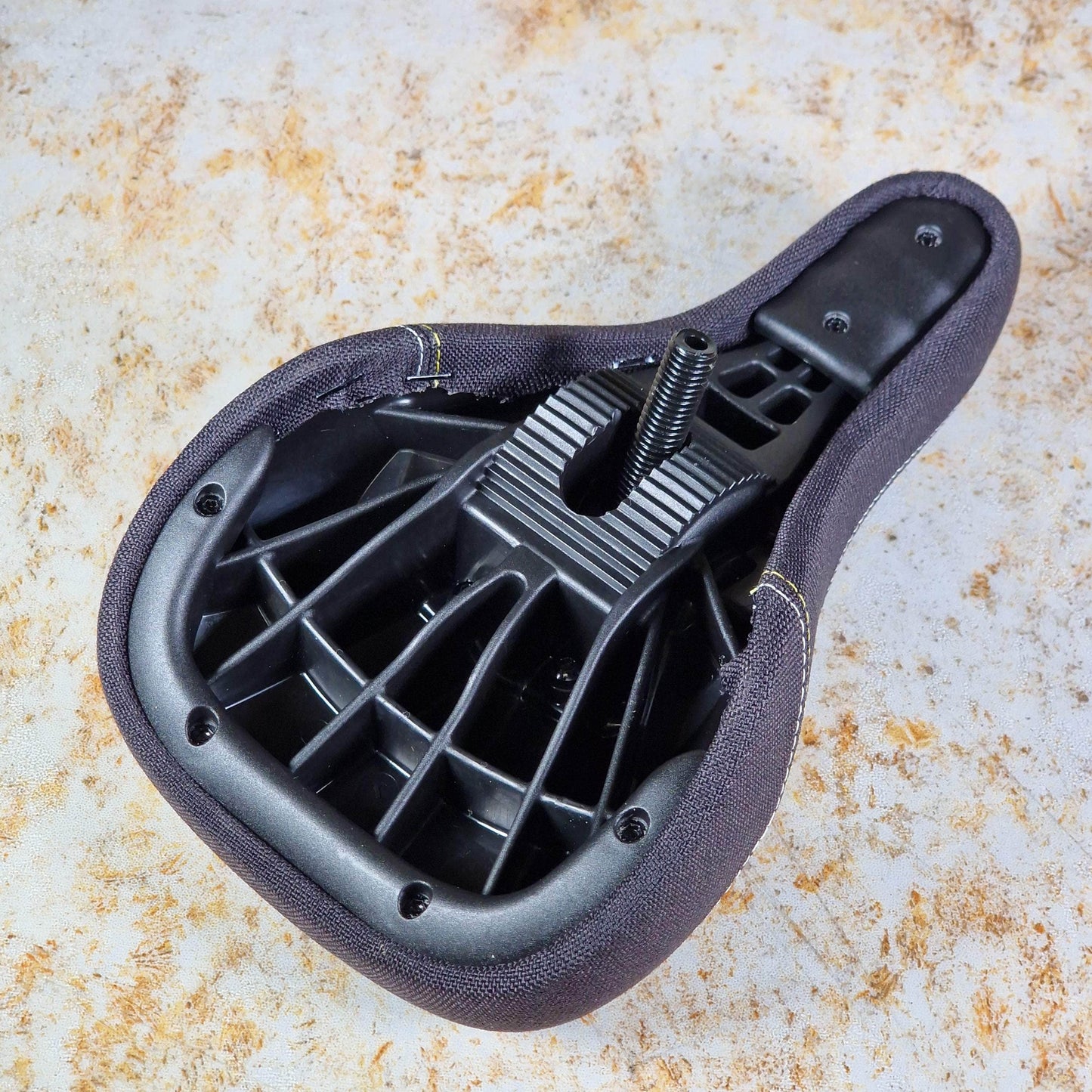 Colony BMX Parts Black / Mid Colony Stars Mid Pivotal Seat Black