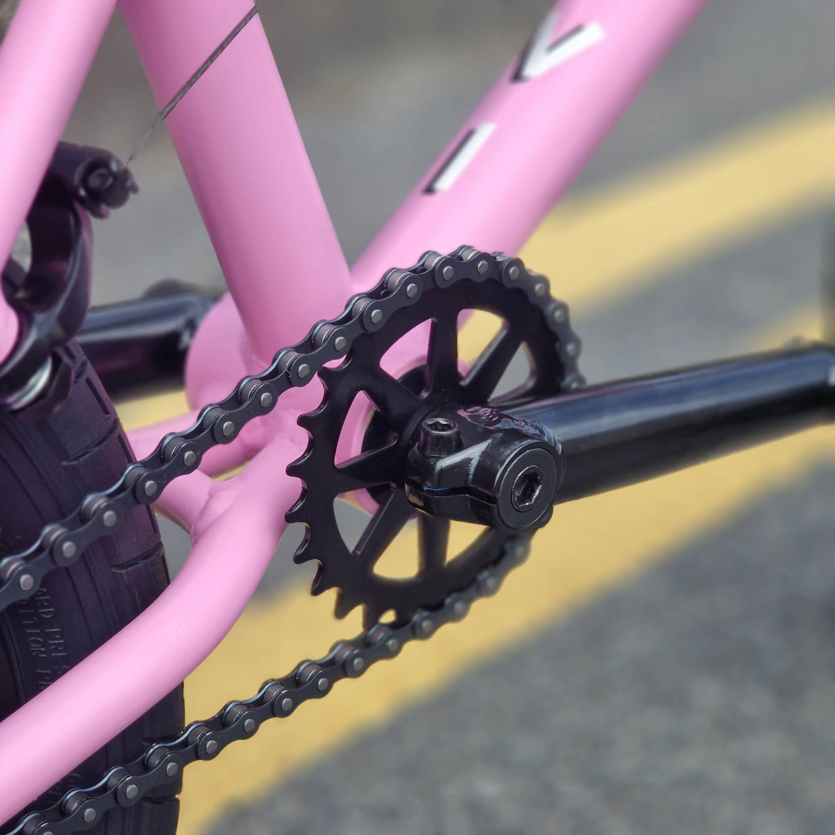 Cult BMX Bikes Pink Cult 2027 Juvenile 16 Inch Bike Pink