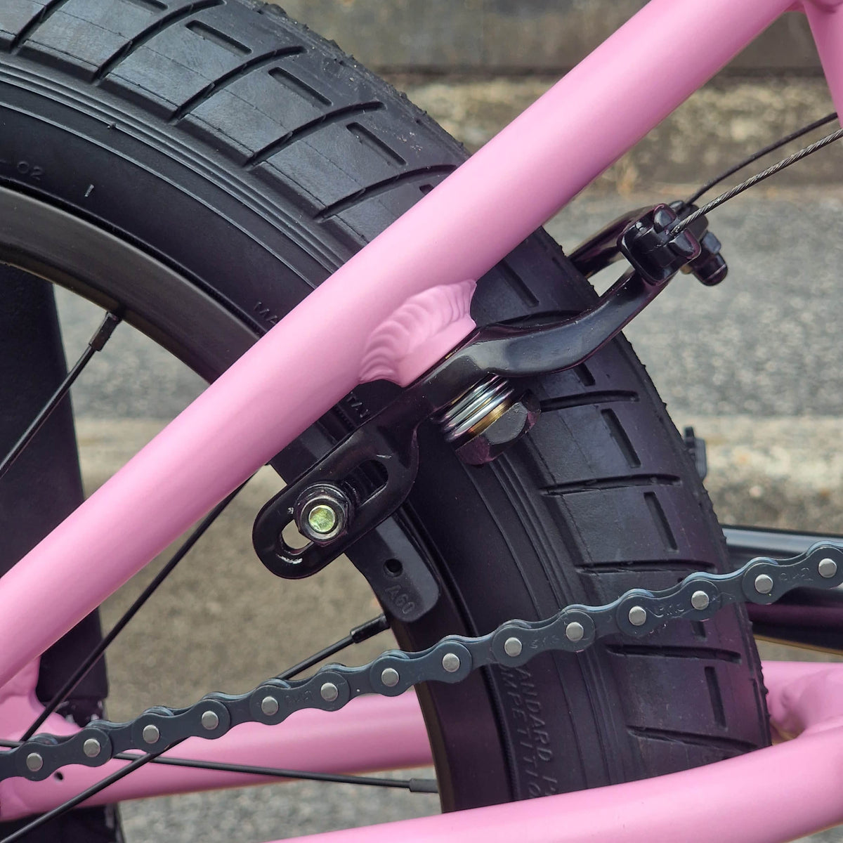 Cult BMX Bikes Pink Cult 2027 Juvenile 16 Inch Bike Pink