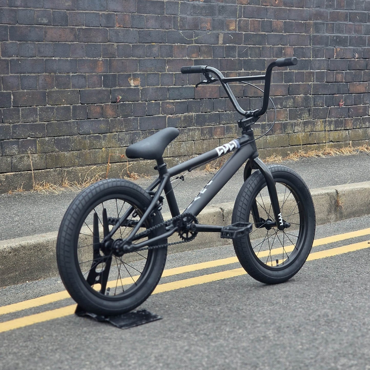 Cult BMX Bikes Black Cult 2027 Juvenile 18 Inch Bike Black