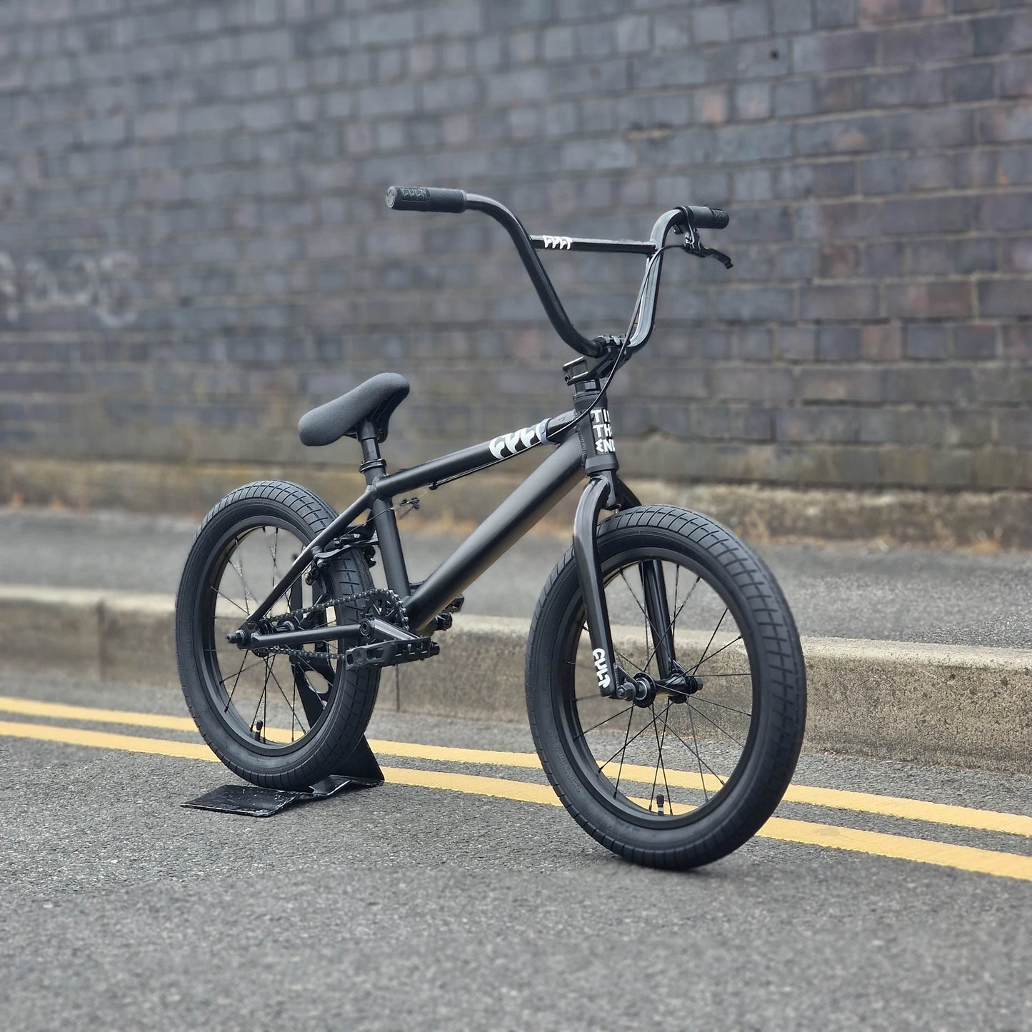 Cult BMX Bikes Black Cult 2027 Juvenile 18 Inch Bike Black