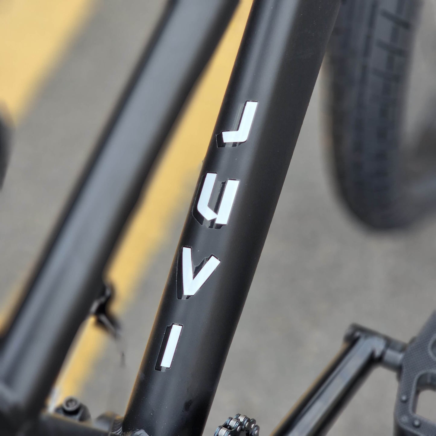 Cult BMX Bikes Black Cult 2027 Juvenile 18 Inch Bike Black
