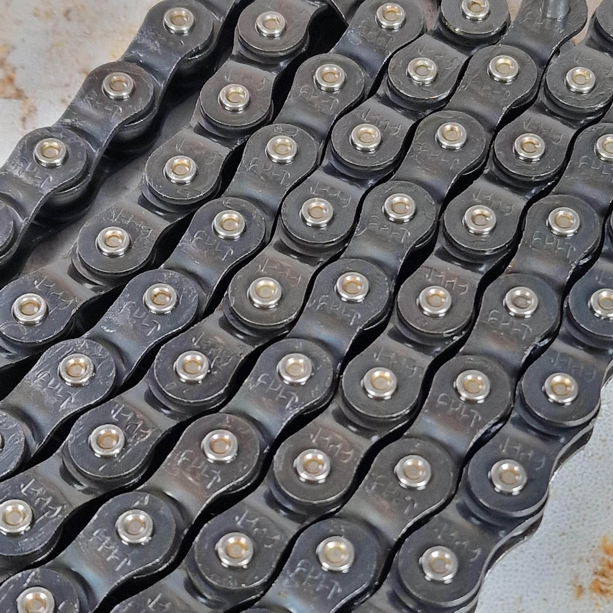 Bmx Chain Cult Half Link BMX Chain Black | Alans BMX